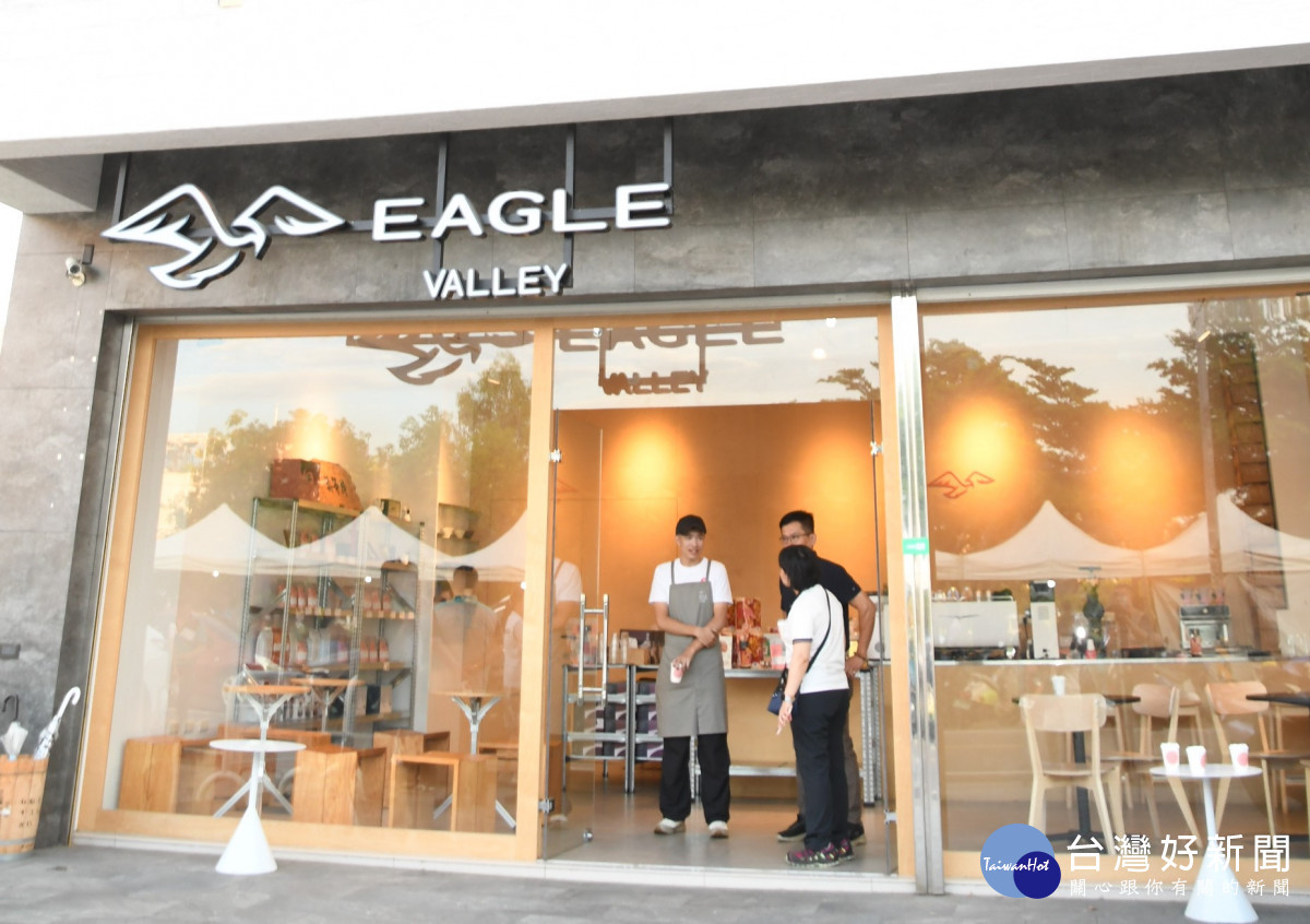 位於大勇街上的Eagle Valley Cafe(老鷹咖啡)。圖／記者鄧富珍攝