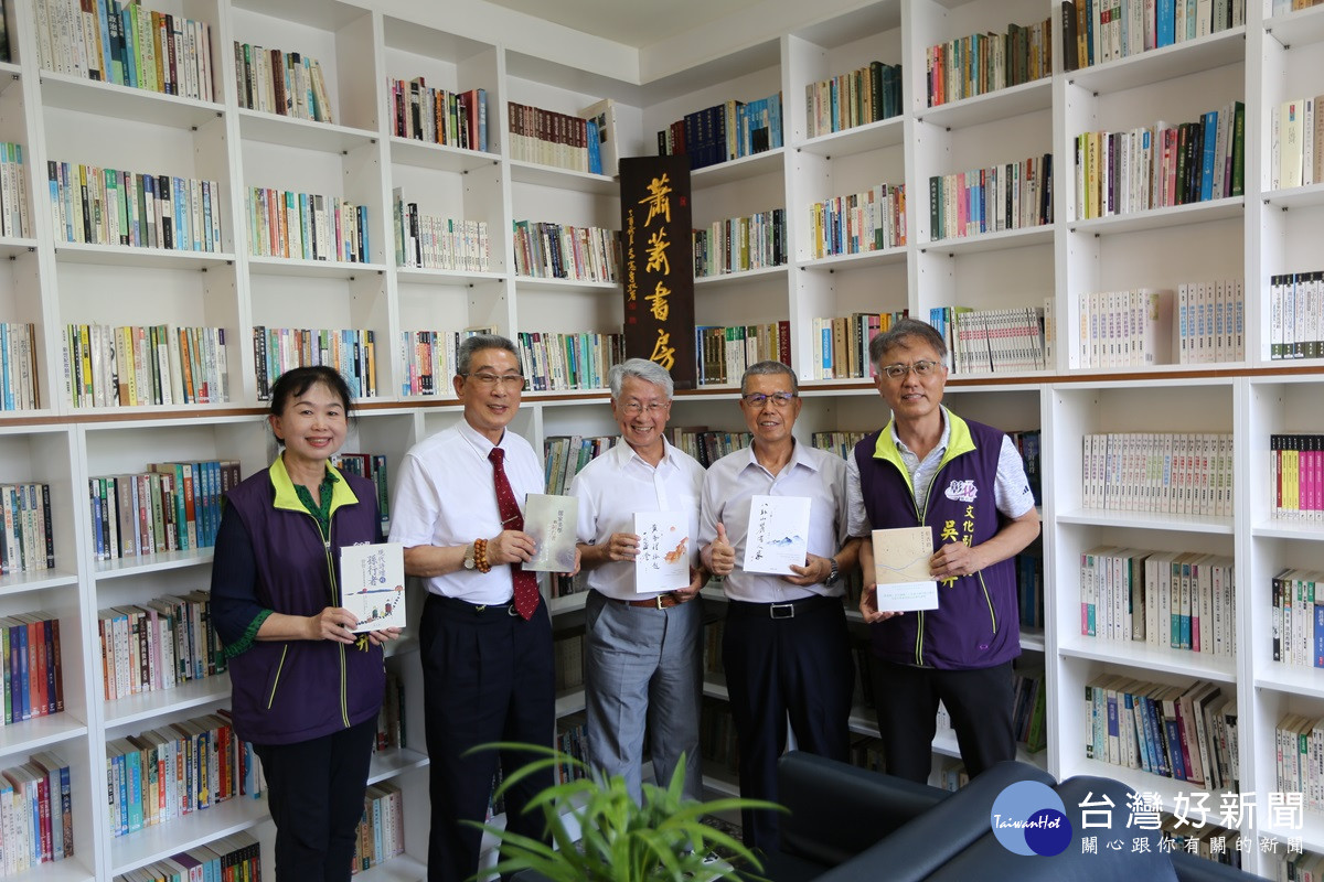 社頭鄉立圖書館攜手蕭蕭老師成立「蕭蕭書房」