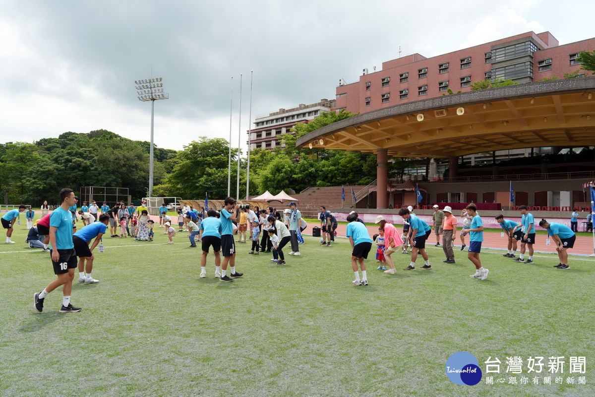 「櫃買中心員工足球親子日」於銘傳大學熱鬧登場。<br />
