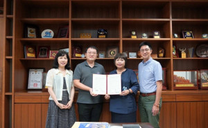 修平和日本岡山商科大學簽雙學聯合約。林重鎣