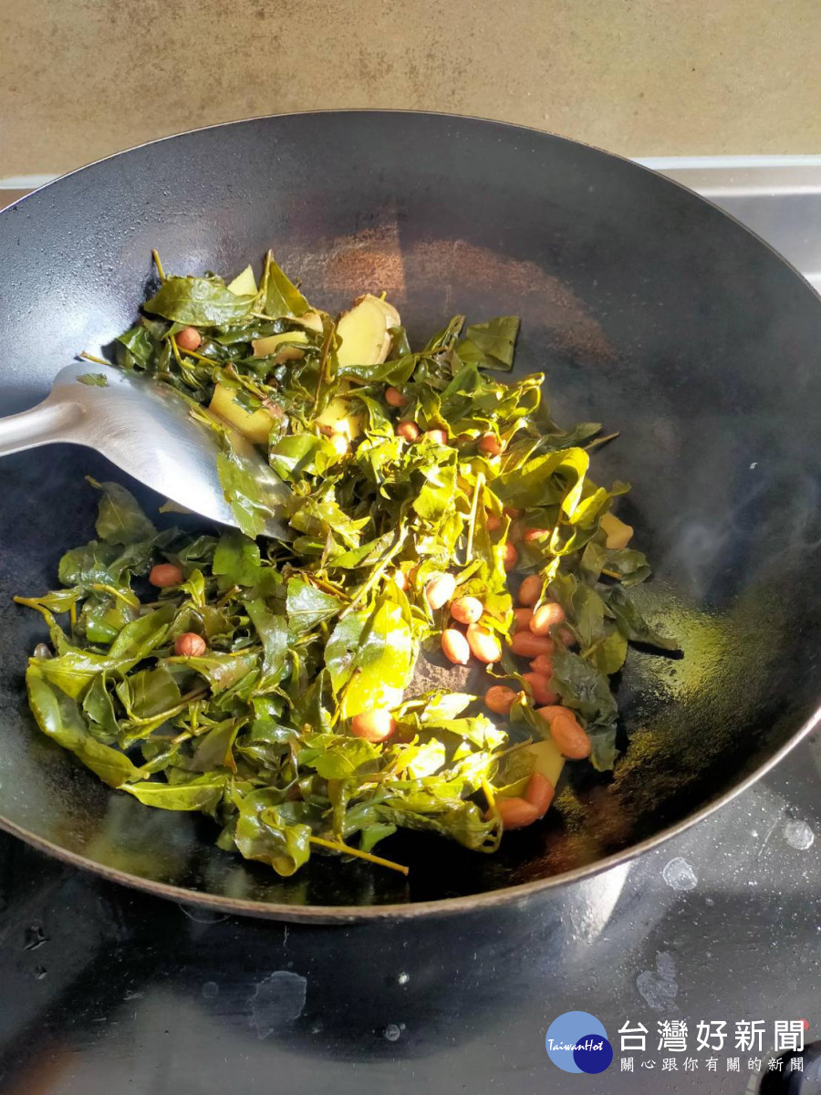 瑤族油茶的主要食材為綠茶葉、生薑、花生及堅果。