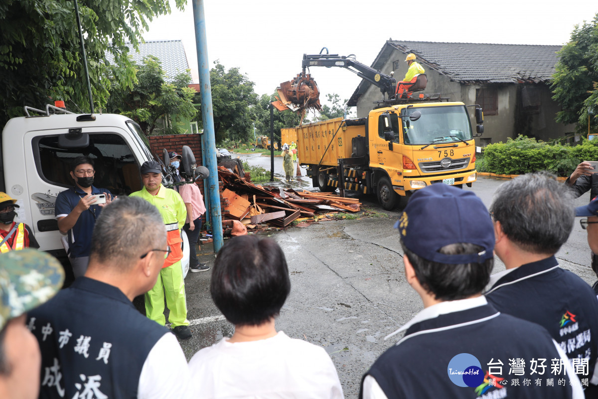 盧市長前往環保局清淨園區視察