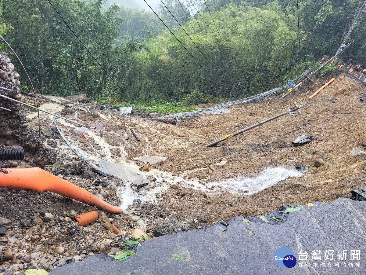 溪頭民宿等業者請縣府協助搶通道路。（縣府提供）