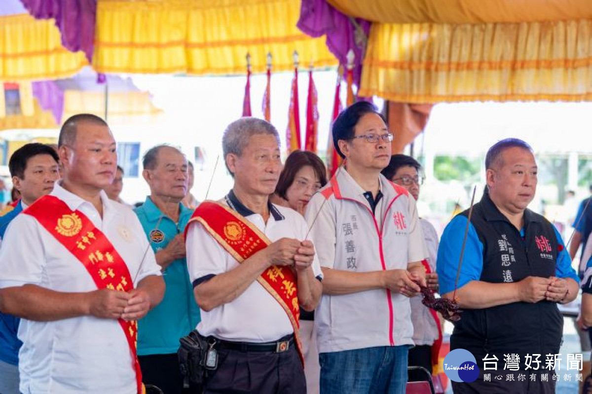 張市長祈求庇佑市民順遂平安。