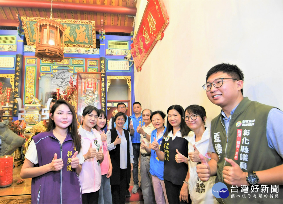 鳳山寺重修圓竣揭匾。圖／記者鄧富珍攝