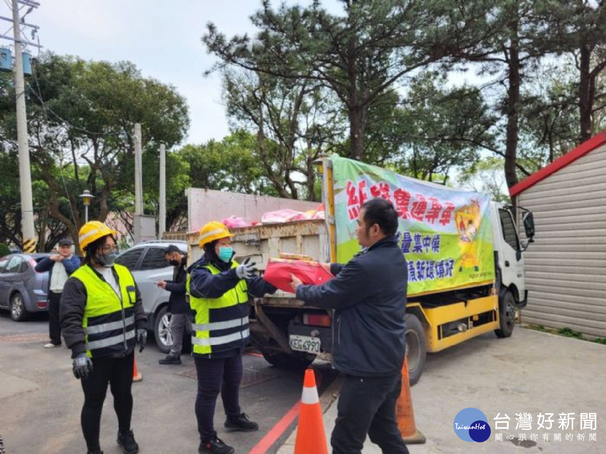 桃市中元節推出宮廟代辦普度活動，祭拜好兄弟簡單方便又環保。