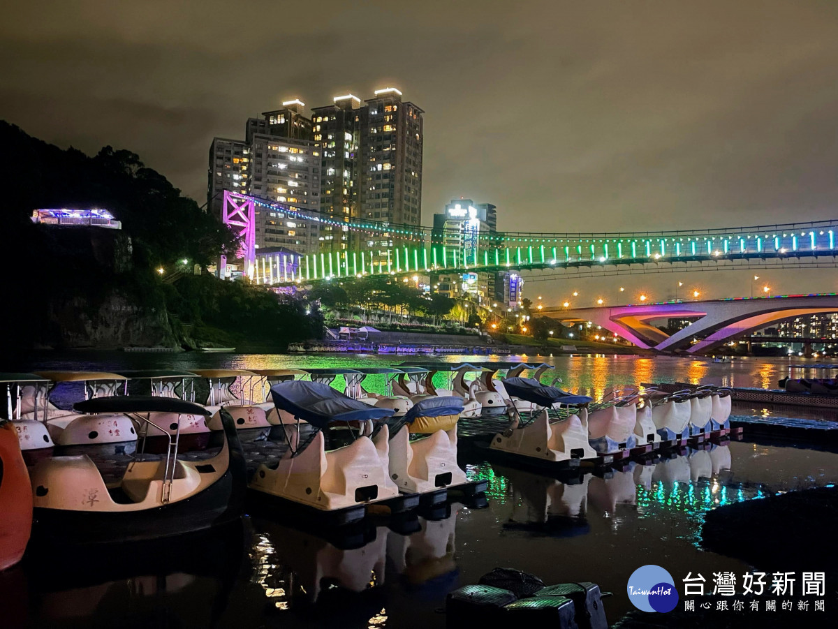 煙火光雕點亮雙北　碧潭虹橋鯨彩合影 台灣好新聞 第4張