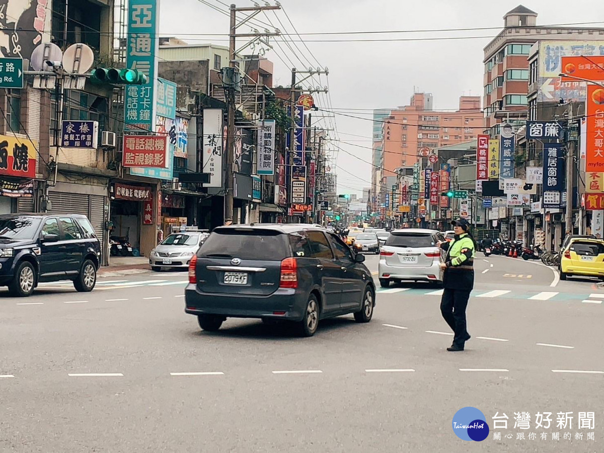 桃園景福宮慶讚中元水燈排遊行，桃警將交通疏導管制。