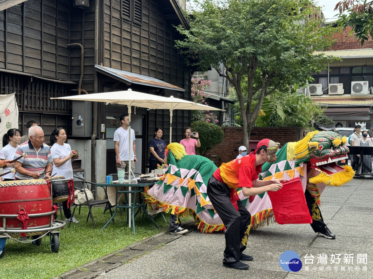 方口獅表演