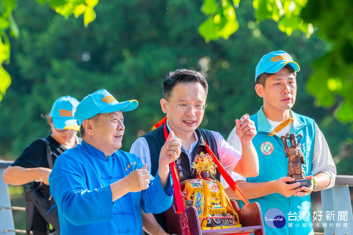 桃園市副市長蘇俊賓出席「桃園母娘文化節」環保祈福健走活動。