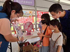 ▲一年一度「甲仙芋筍節」，旗山戶政每年都會前往設攤宣導。