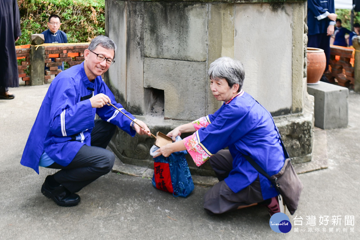 王副市長參與祭典儀式。