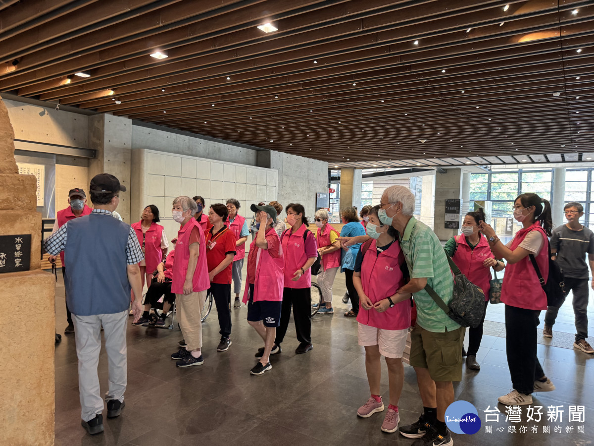 板橋榮家關愛失智長輩　鶯歌陶瓷博物館迎來溫馨微旅行 台灣好新聞 第2張