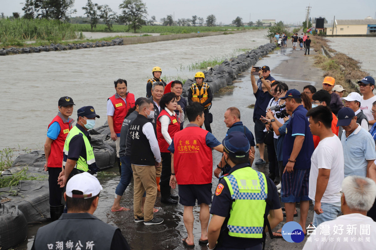 凱米颱風過後，雲林縣長張麗善前往四湖大排勘災／陳致愷翻攝