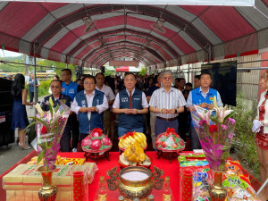 湳坑溪（寶1-2排水）斷面12-14護案改善應急工程暨湳坑溪環河步道第一期開工。