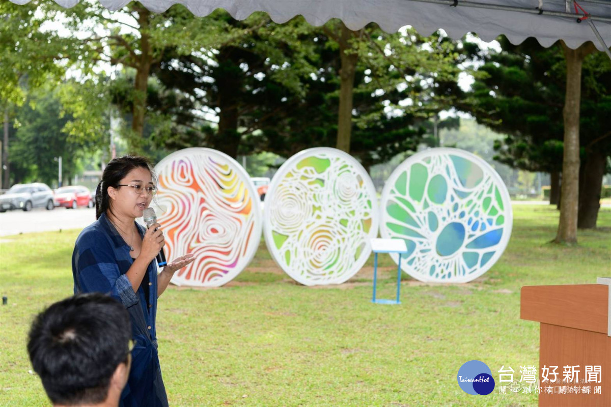 步赫里森藝術團隊介紹「汲光片羽」藝術品