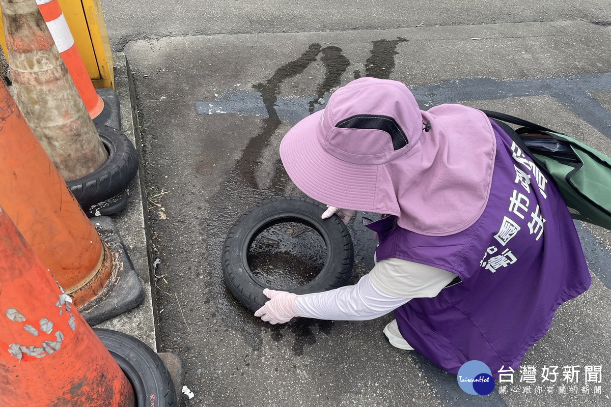 遠離登革熱，桃市府衛生局呼籲做好防蚊措施與環境清消。<br />
