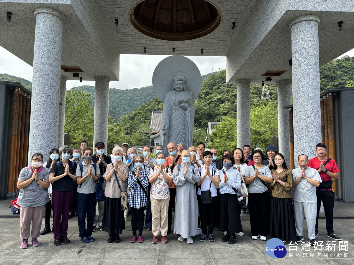 參訪宜蘭彌陀之家東林寺　板橋榮家長輩祈求身心平安