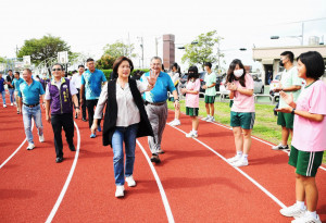 竹塘國中PU跑道正式啟用。圖／記者鄧富珍攝