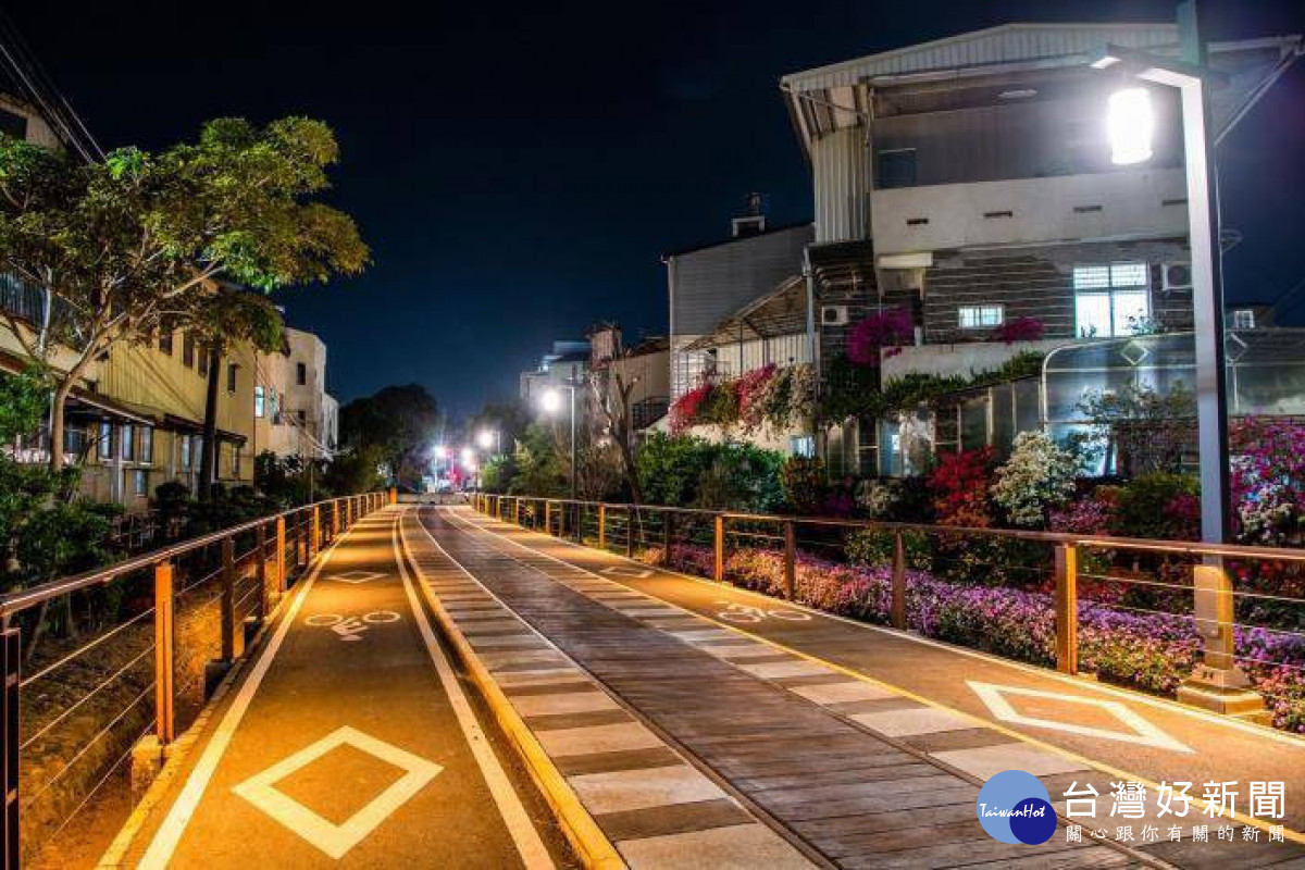 嘉油鐵馬道市區夜間路段／嘉義市府提供