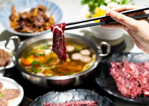 阿裕牛肉涮涮鍋入鍋涮三秒即可品嘗極致美味