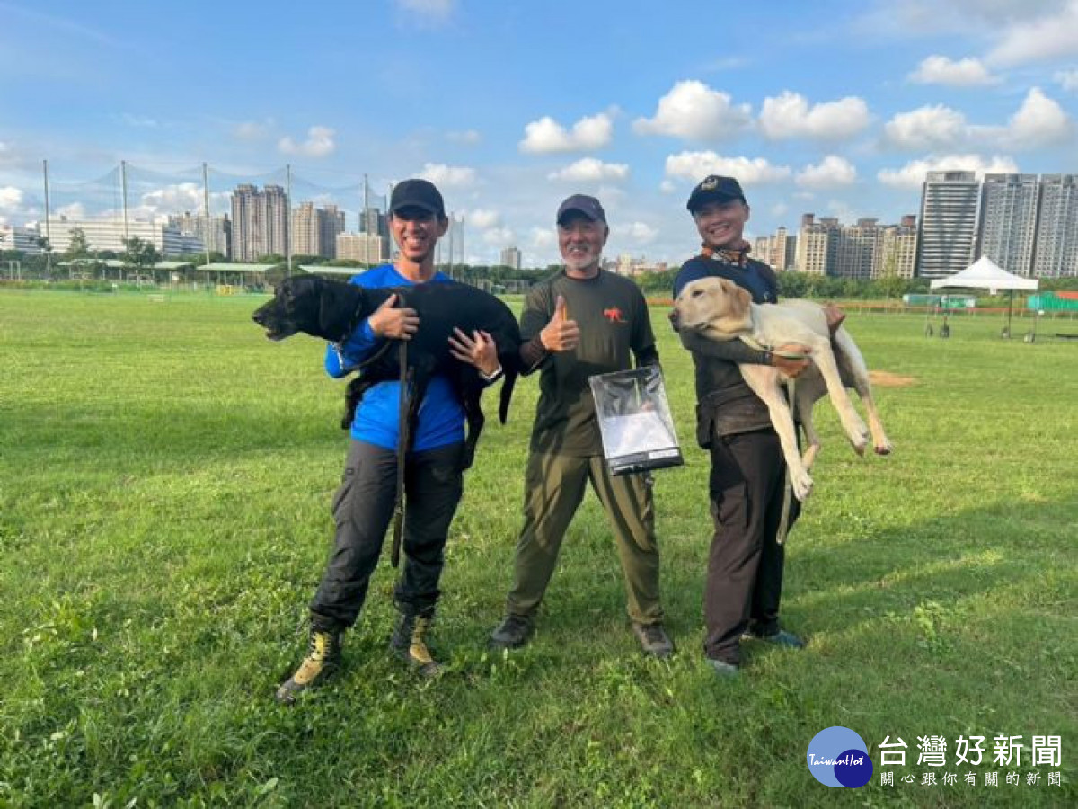 國際搜救犬認證考試全員通過，桃園消防局再創佳績。