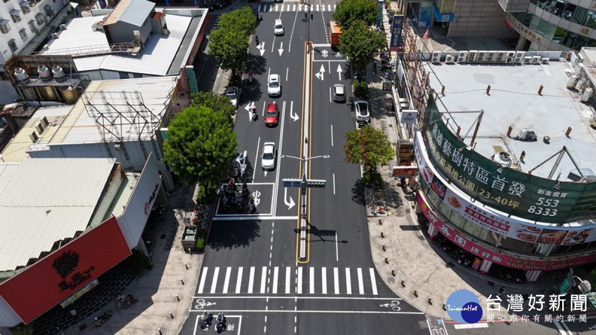 ▲提升交通安全與效能，高市明誠路增設偏心左轉道。