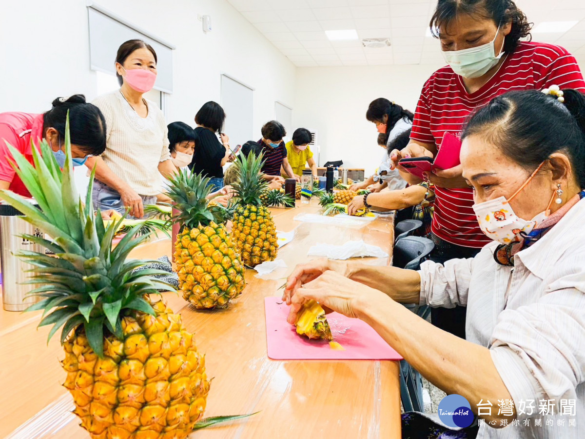 番路鄉農會家政班及志工研習配合農委會政策舉辦「食體教育-鳳梨推推推」推廣活動／番路鄉農會提供