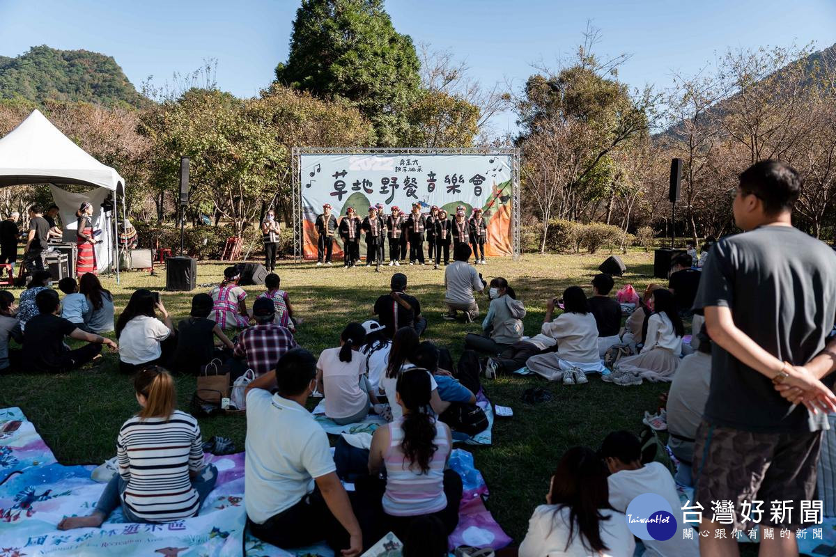 音樂會匯聚在地的泰雅族、賽德克族、布農族朋友，透過音樂與舞蹈的展演，展現最具地方特色的部落風采。(資料照)