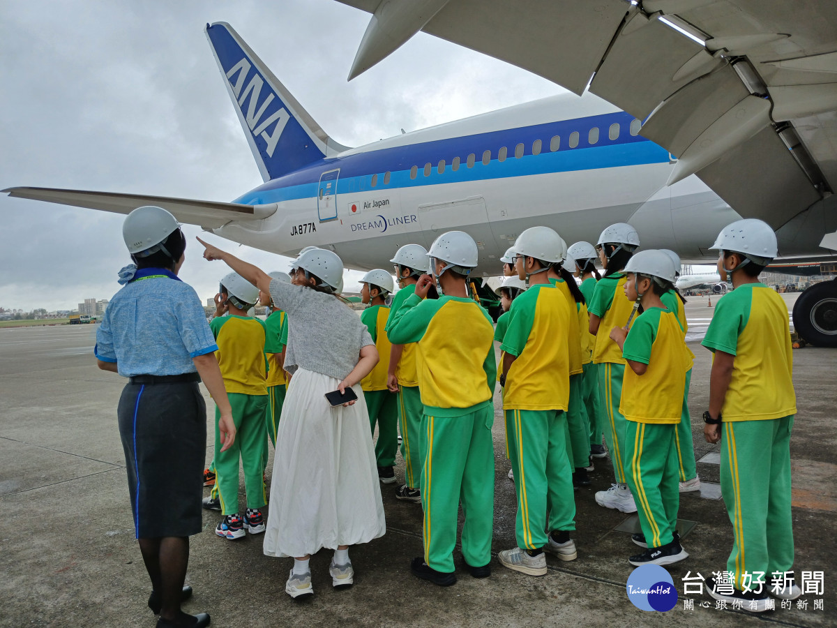 航空產業近距離接觸       桃園學生對未來加入航空產業充滿興趣