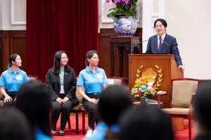 總統賴清德11日接見113年「國際青年大使交流計畫」訪團及「農業青年大使『新南向』交流計畫」訪團。（圖／總統府Flickr）