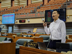 嘉義市議員鄭光宏建議警方科技執法應增加牌面說明／鄭光宏服務處提供