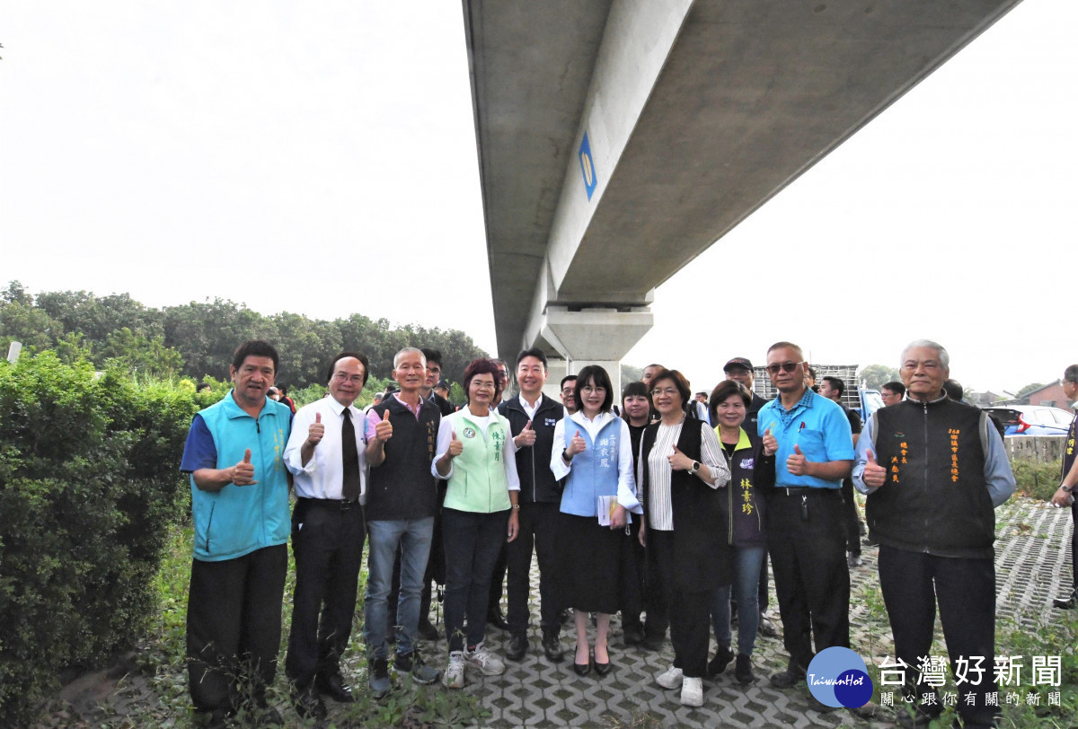 交通部長陳世凱考察彰化地區交通及觀光建設，期待打通田中展覽館到溪州公園路段。圖／記者鄧富珍翻攝