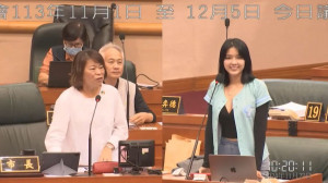 嘉義市議員顏翎熹建議市府，應給予設籍嘉義市的岳東華相關獎勵。市長黃敏惠說將和相關局處研討／陳致愷翻攝