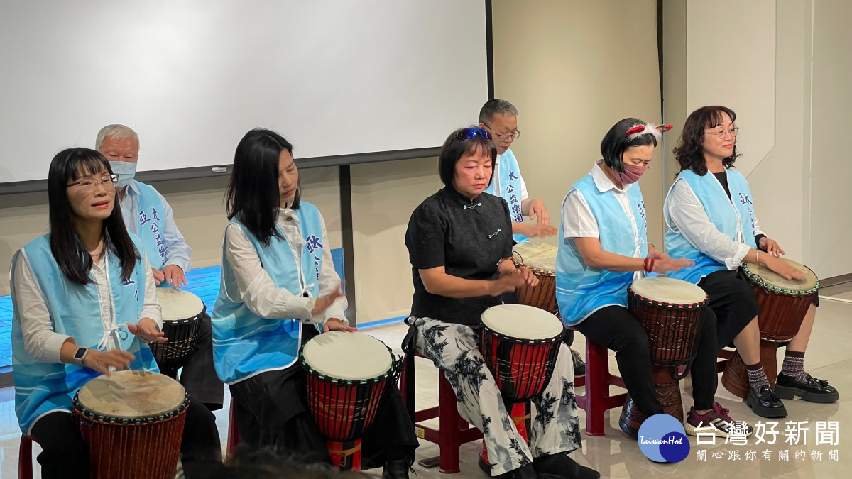 非洲鼓表演。圖／記者鄧富珍攝