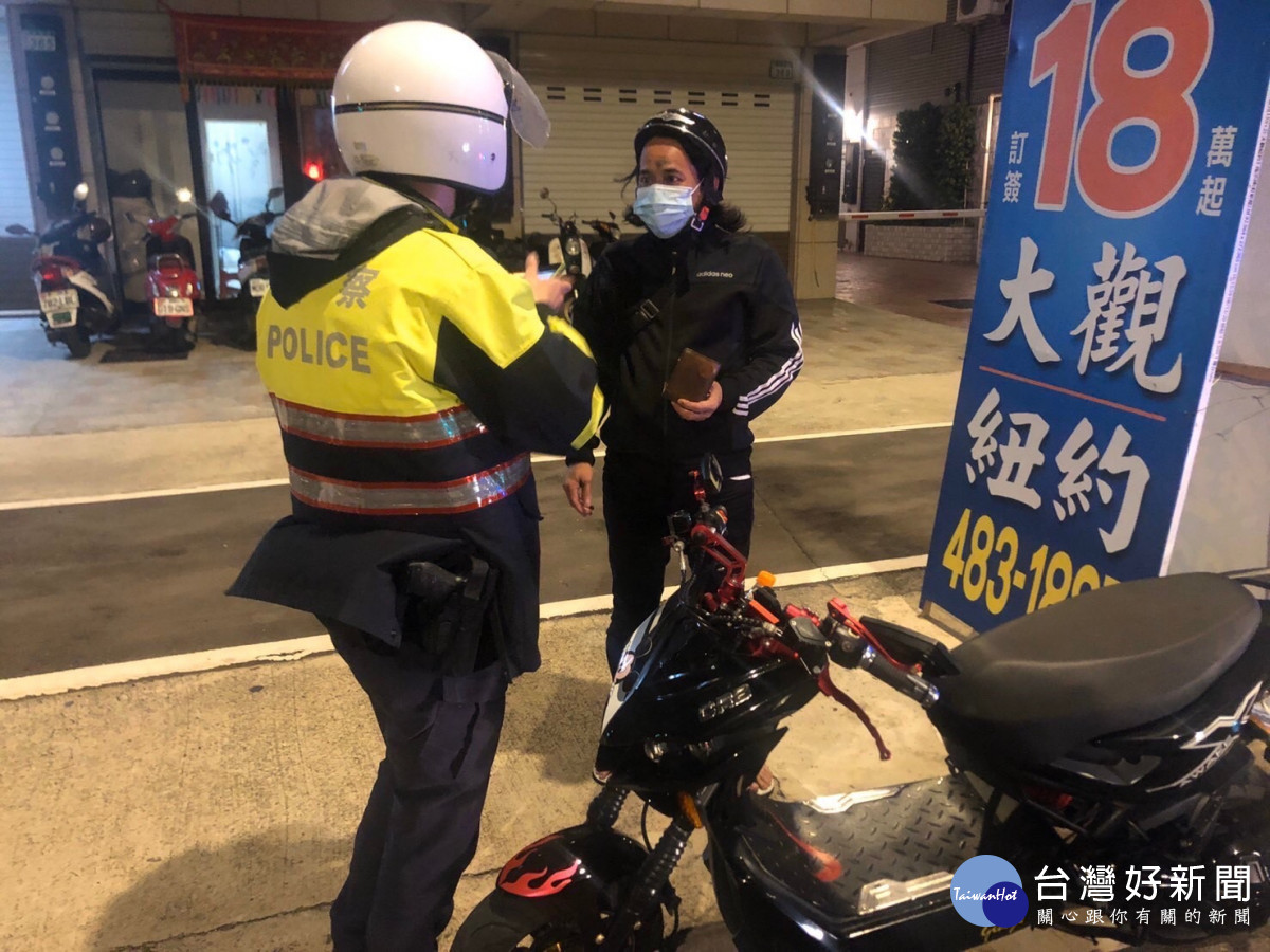 微型電動二輪車掛牌納管全面啟動，桃警加強管理提升道路安全。