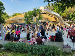 中央公園飛行美樂地遊戲場人氣爆棚！