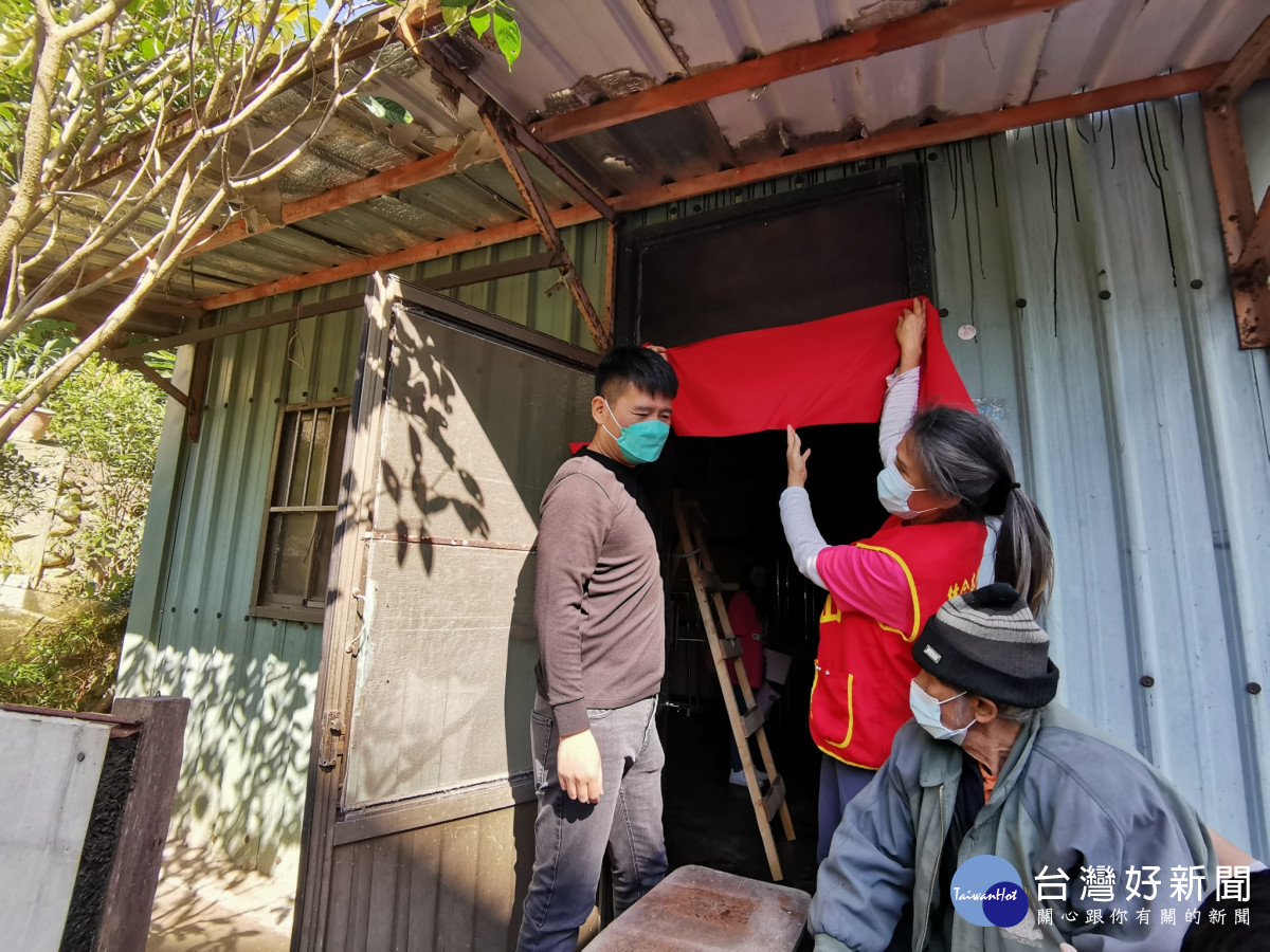 桃園汽車同業公會送暖       助孤老度寒冬