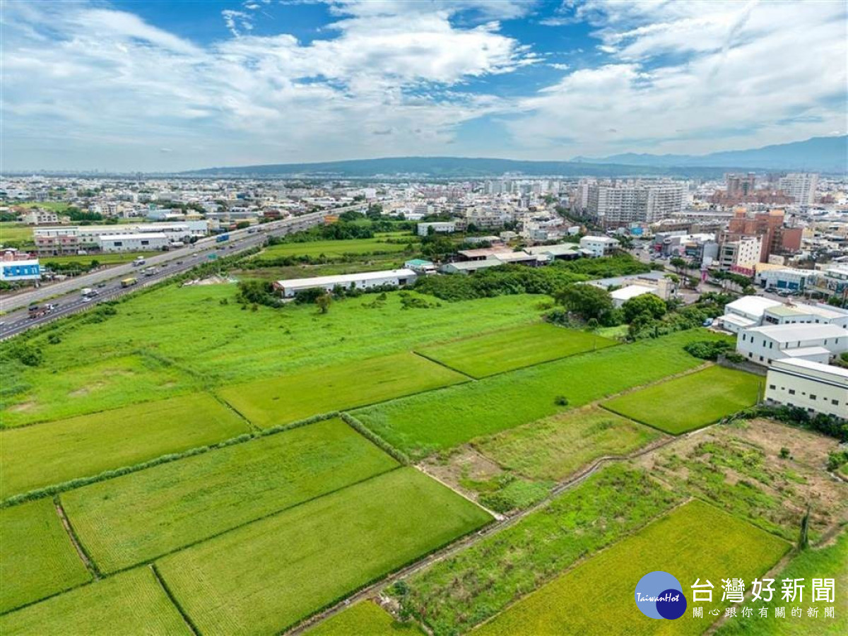 新縣政中心在彰化市交流道特定區，南來北往，國道1號、國道3號，或者從彰化火車站等，進出最方便。圖／彰化縣政府提供