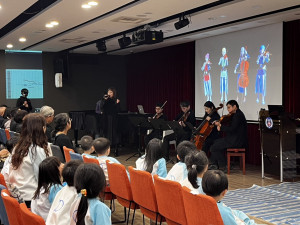 中原大學舉辦全台首創「客家文學經典魯冰花電影主題曲AI音樂單曲MV及音感作畫」發表會。