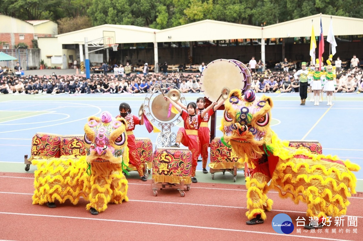 文興高中55周年最佳的賀禮　多功能運動場暨跑道正式啟用