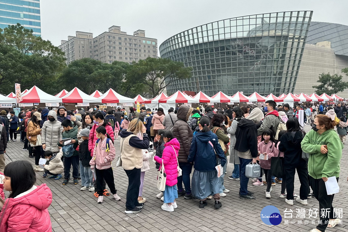 「2024桃食安心．健康永續嘉年華暨食農聖誕市集」日假桃園藝文廣場盛大登場。<br /><br />
