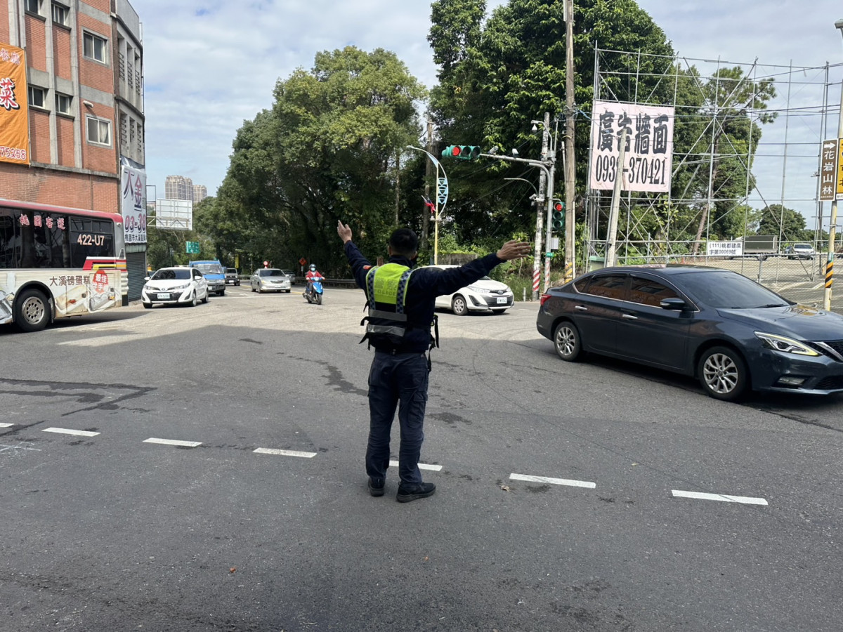 大溪分局特別規劃交通疏導措施讓遊客有良好的旅遊品質。