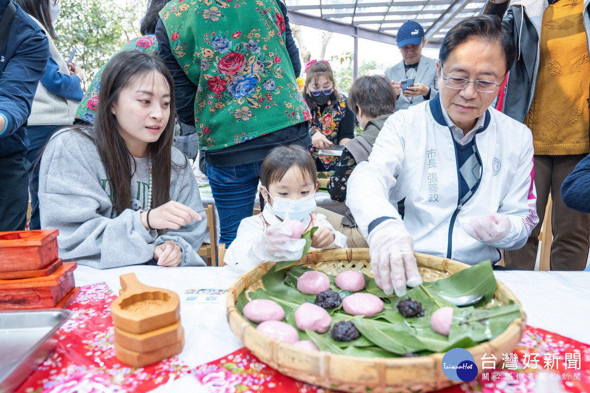 桃園市長張善政出席「「桃園市首間全客語幼兒園」記者會。<br /><br />
