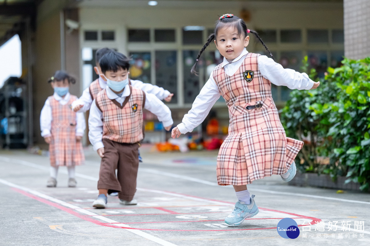 桃園市首間全客語幼兒園。