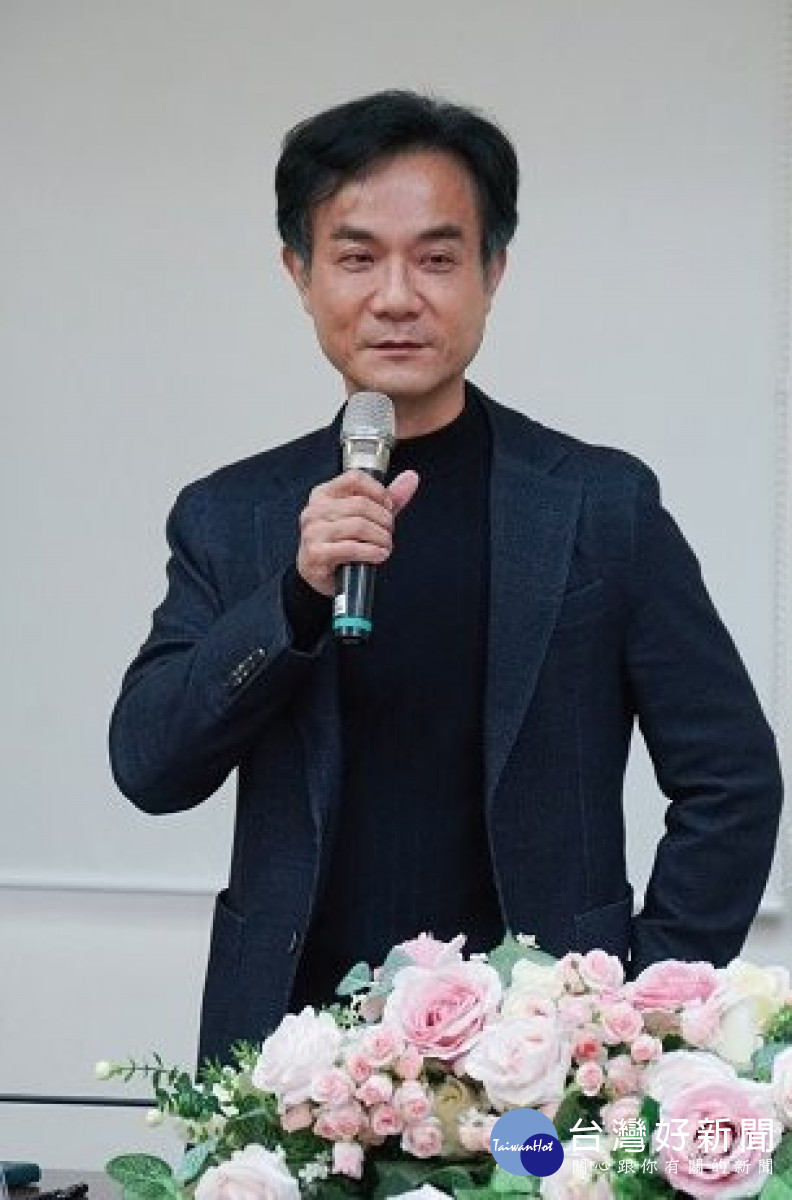 資策會黃仲銘董事長。