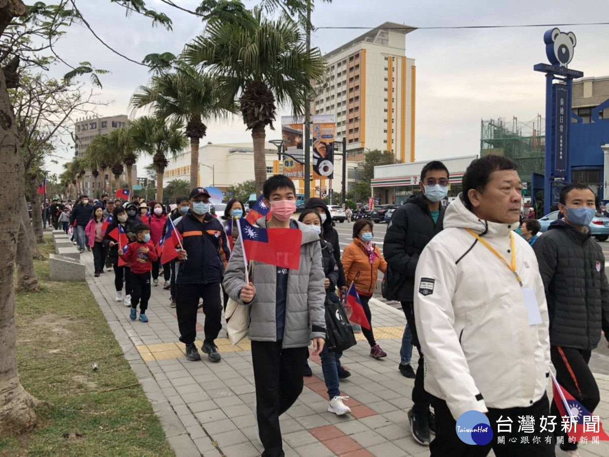 彰化縣元旦升旗以「永續發展彰化最行」迎接新年。圖／記者鄧富珍翻攝