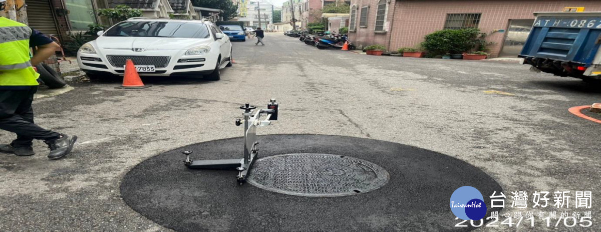 桃園市政府針對雨水下水道人孔功能全面創新改進，為道路安全與搜救效率帶來嶄新突破。