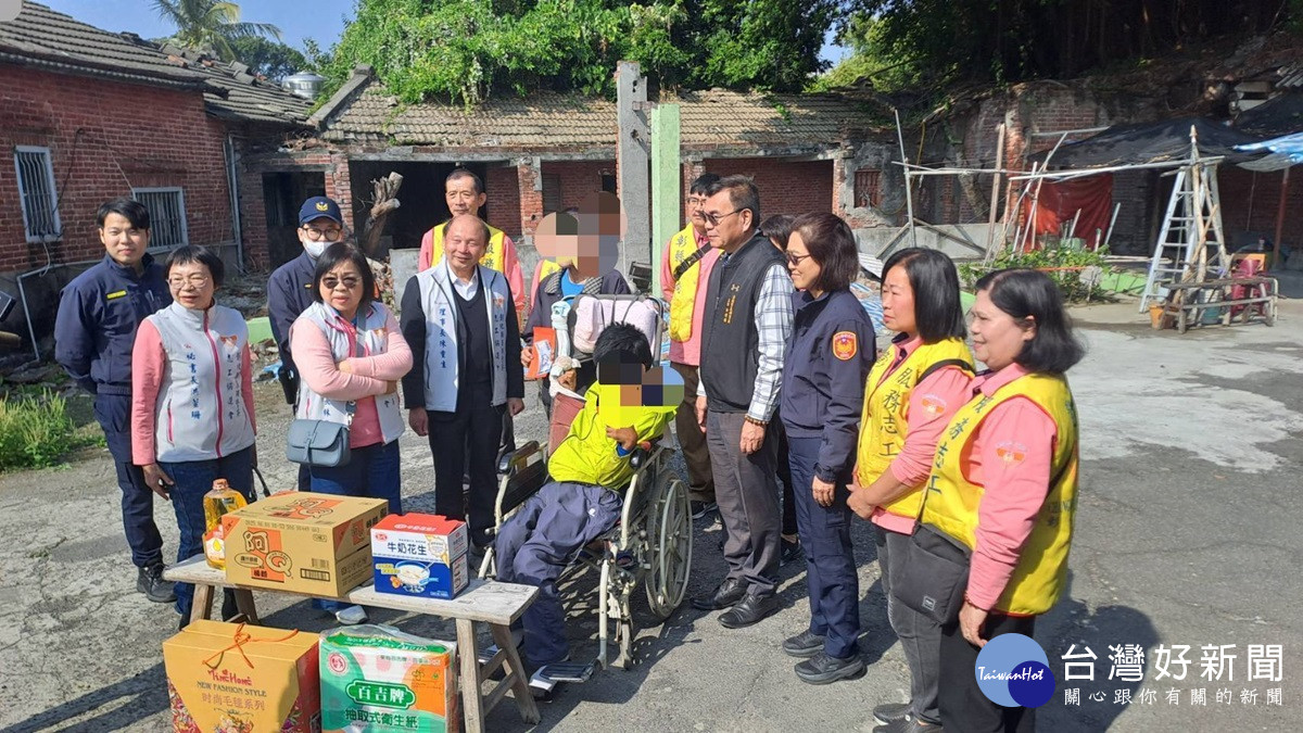 溪湖分局歲末年終關懷弱勢　愛心不落人後彰顯警察親民愛民形象