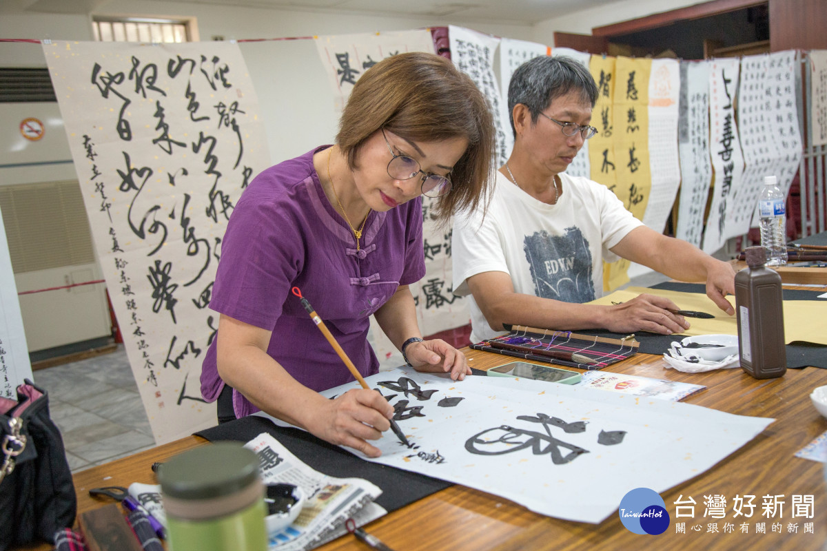 莊敬國小與壽山巖觀音寺攜手辦活動        年畫絹印、書法春聯十二日登場